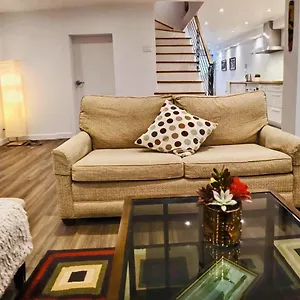 Cosy At Bossuet Road Montreal